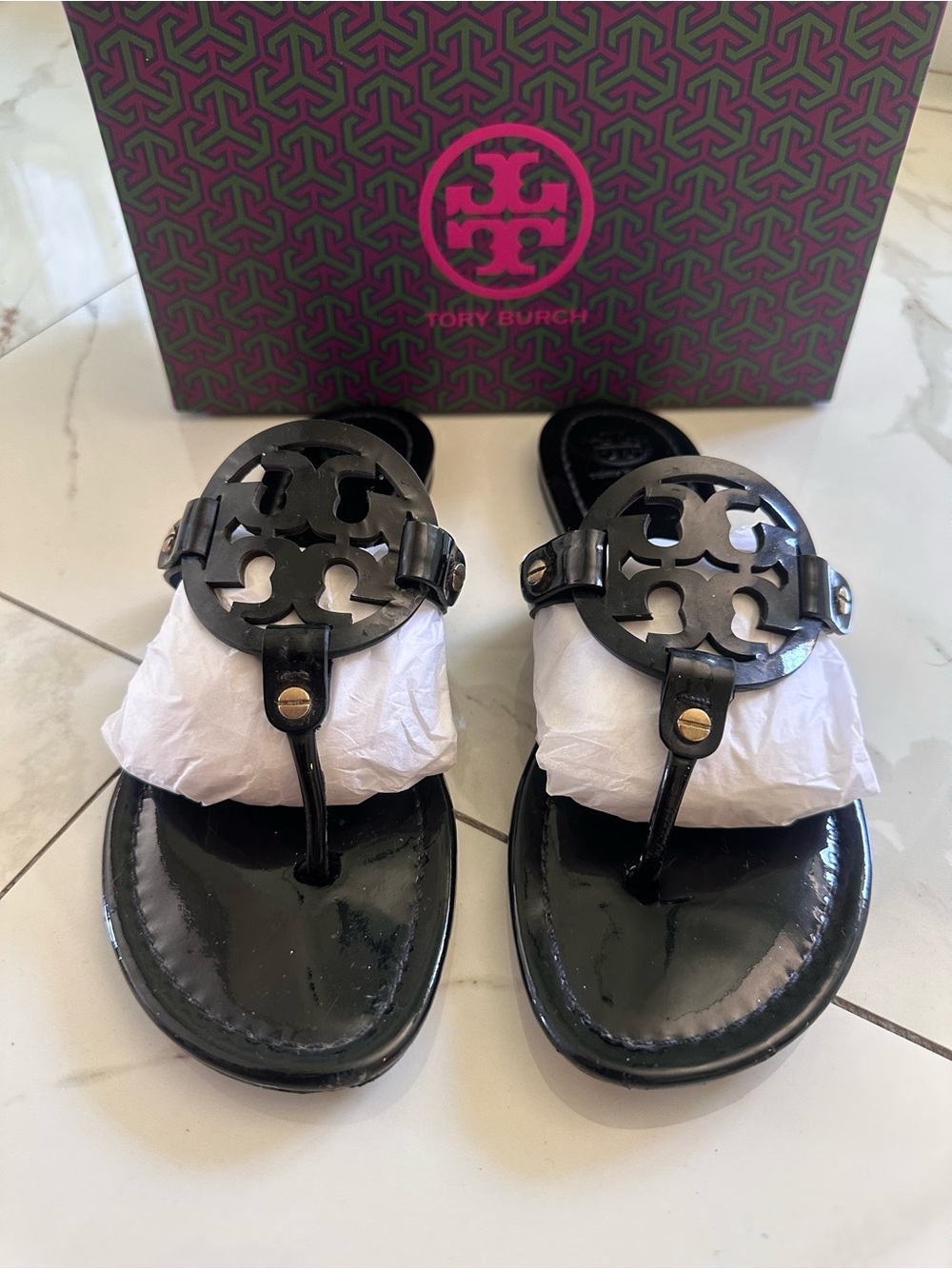 Tory Burch Black Patent Leather Logo Thong Sandals - Picture 3 of 8
